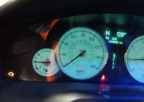 2005 Chrysler 300C z USA, uszkodzony, nr VIN 2C3JA63H15H615492